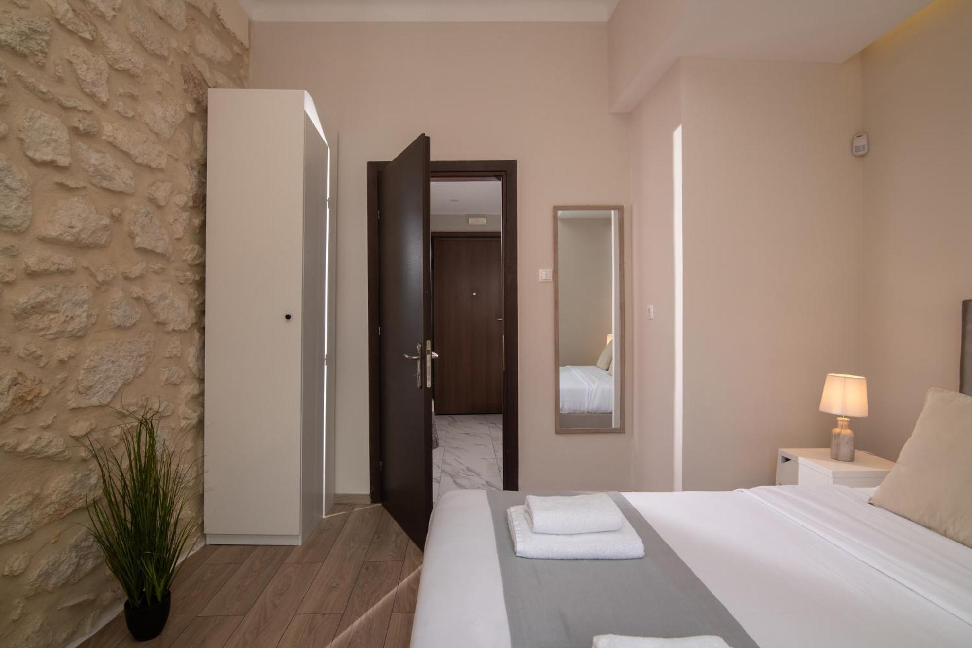 The Central Boutique Apartments Iraklion Buitenkant foto